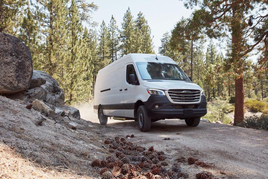  Freightliner Sprinter Cargo Van 2018 года  (фото 2 из 2)